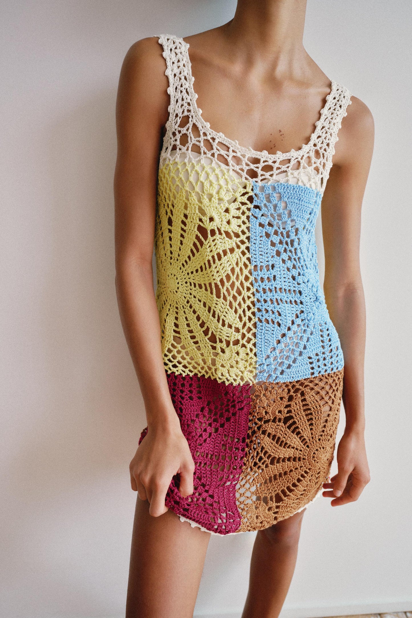 VESTIDO PUNTO CROCHET