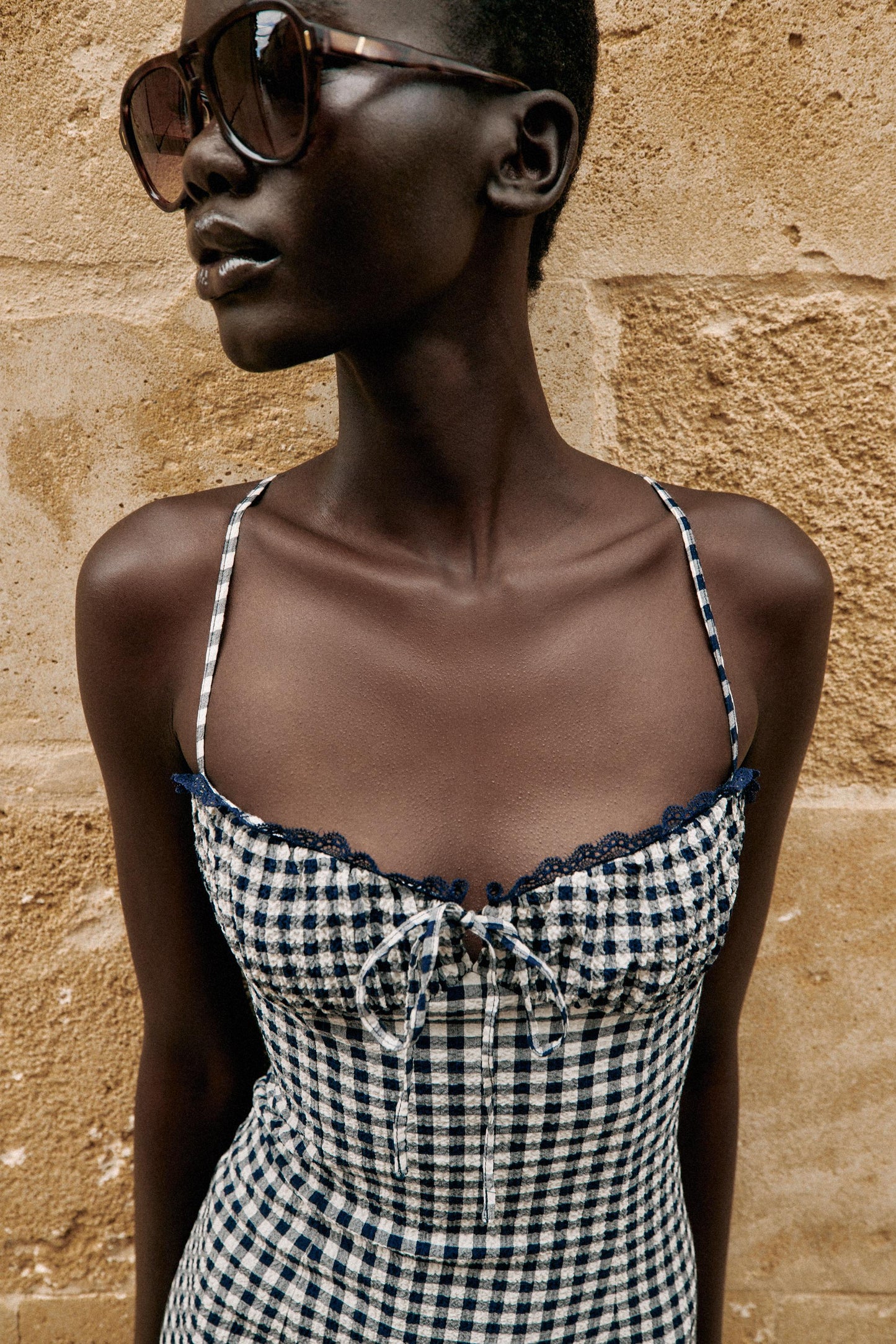 VESTIDO MIDI ENTALLADO CUADRO VICHY